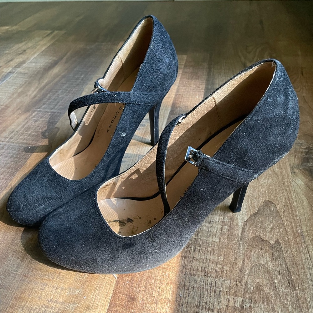 Round toe Black Suede Women's Heels